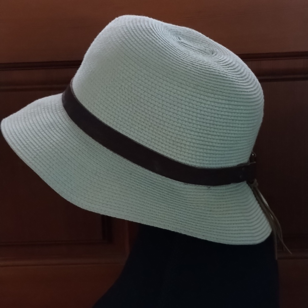 Sunday Afternoons UPF 50+ straw hat Excellent condition